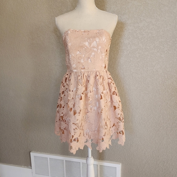 Michael Costello x Revolve Tate Dress in blush Size Medium - Picture 1 of 11